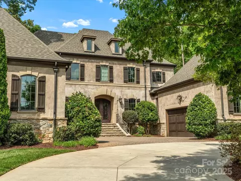 7906 Skye Lochs Dr, Waxhaw, NC 28173
