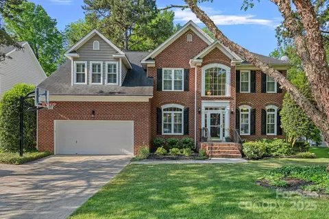 1400 Coachman Dr, Waxhaw, NC 28173