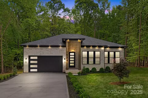 1534 Easy St, Belmont, NC 28012