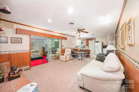 Living - 812 Clinton Ave, Lancaster, SC 29720 photo 3 of 3