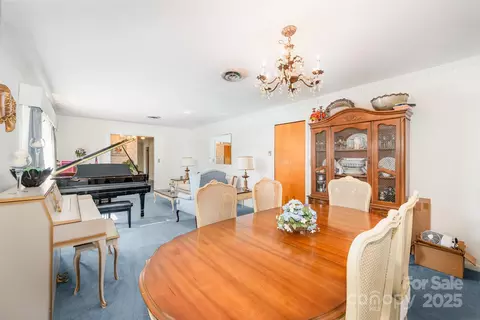 Dining - 812 Clinton Ave, Lancaster, SC 29720 photo 1 of 1