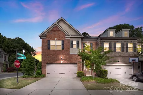 5422 Shannon Bell Ln, Charlotte, NC 28277