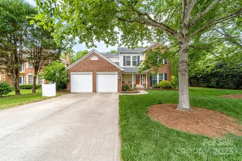 1916 Pine Mountain Rd, Charlotte, NC 28214