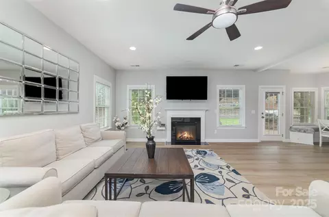 Living - 2041 Topaz Plz, Davidson, NC 28036 photo 3 of 8