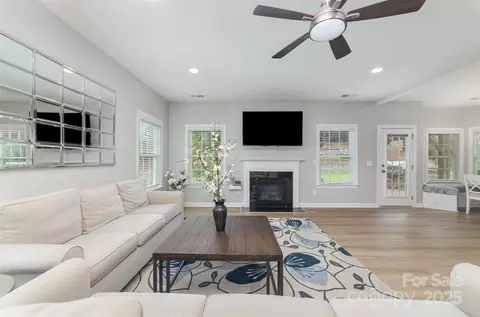 Living - 2041 Topaz Plz, Davidson, NC 28036 photo 4 of 8