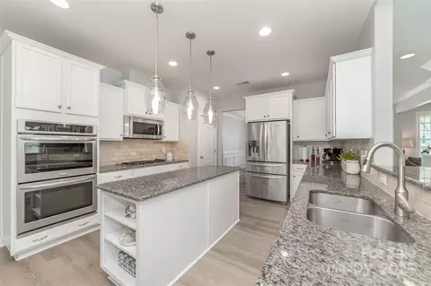 Kitchen - 2041 Topaz Plz, Davidson, NC 28036 photo 4 of 4