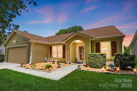 118 Winborne Dr, Mooresville, NC 28115