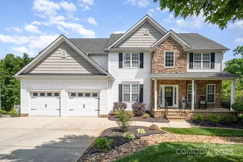 7730 Windsor Forest Pl, Harrisburg, NC 28075