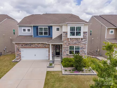 16038 Harbor Hill Dr, Charlotte, NC 28273