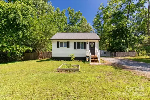 201 Trinity St, Clover, SC 29710
