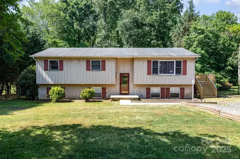 154 Seven Oaks Ln, Statesville, NC 28677