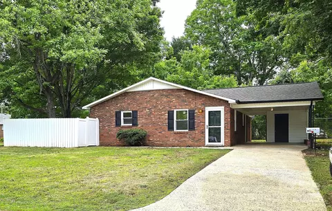 11 N 10th Ave, Maiden, NC 28650