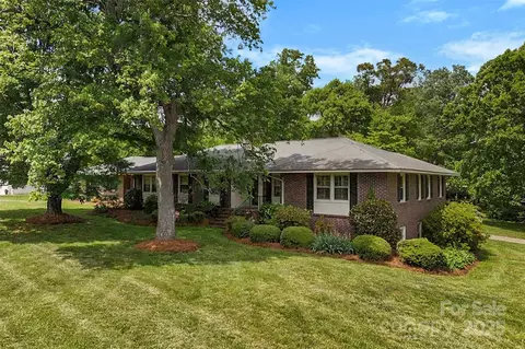 2410 Armstrong Park Dr, Gastonia, NC 28054