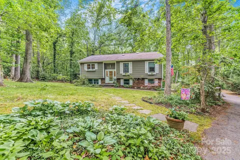 16 Jonway Ct, Candler, NC 28715