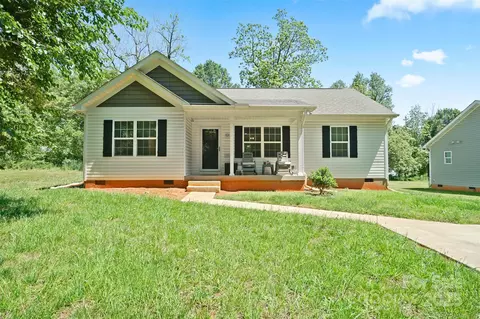 1013 Old Charlotte Rd, Statesville, NC 28677