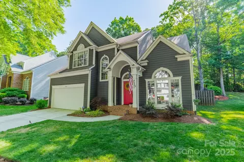 4201 Beauvista Dr, Charlotte, NC 28269