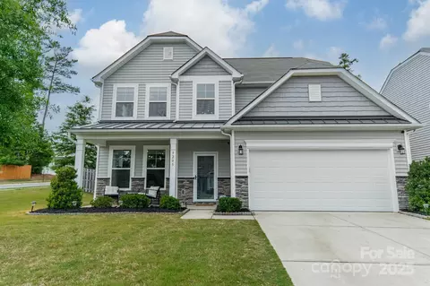 3205 Berry Creek Rd, Charlotte, NC 28214