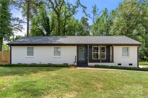 1820 Shannonhouse Dr, Charlotte, NC 28215