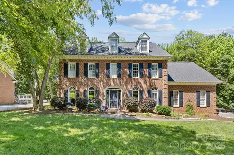 9513 Tresanton Dr, Charlotte, NC 28210