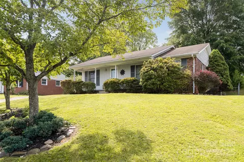 83 Skyview Ter, Asheville, NC 28806