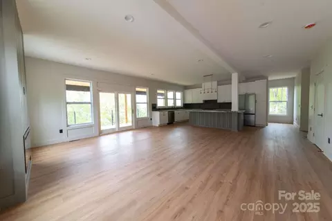 689 Blake Dr, Canton, NC 28716 photo 6