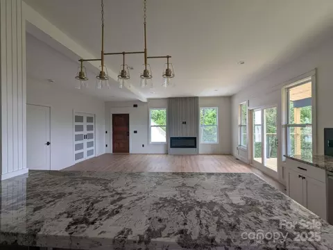689 Blake Dr, Canton, NC 28716 photo 5