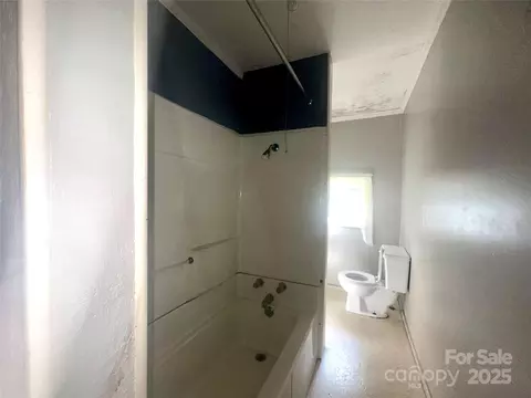 175 Spring St, Marion, NC 28752 photo 14