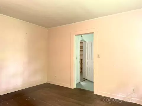 175 Spring St, Marion, NC 28752 photo 15