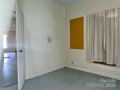 175 Spring St, Marion, NC 28752 photo 16