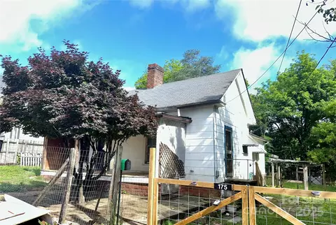 175 Spring St, Marion, NC 28752 photo 3