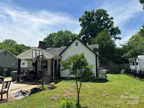 1212 Meadow Ln, Charlotte, NC 28205
