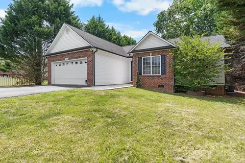 Exterior - 103 Pine Meadows Cir, Hickory, NC 28601 photo 1 of 7