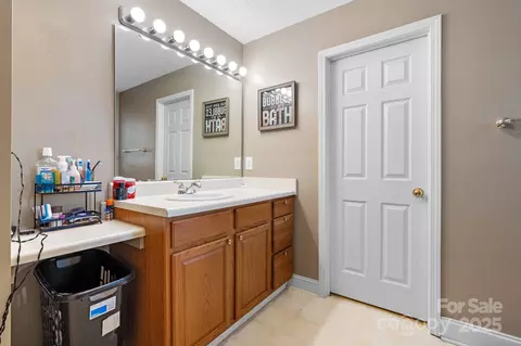 Bath - 103 Pine Meadows Cir, Hickory, NC 28601 photo 1 of 2