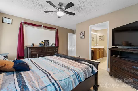 Bedroom - 103 Pine Meadows Cir, Hickory, NC 28601 photo 2 of 4