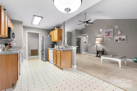 Kitchen - 103 Pine Meadows Cir, Hickory, NC 28601 photo 2 of 3