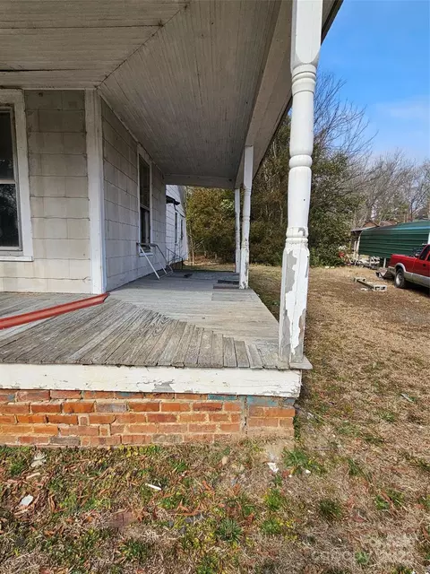 105 E Second Ave, Mount Gilead, NC 27306 photo 3