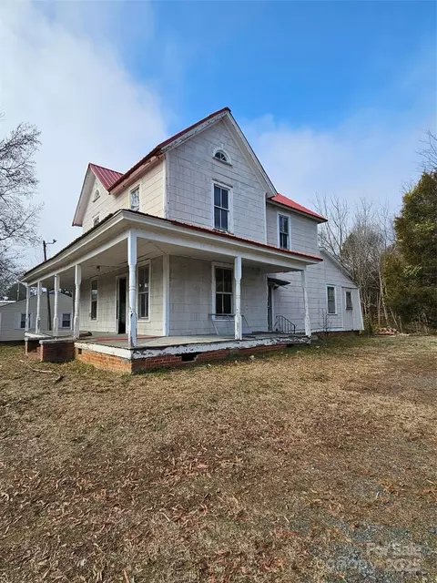 105 E Second Ave, Mount Gilead, NC 27306 photo 4