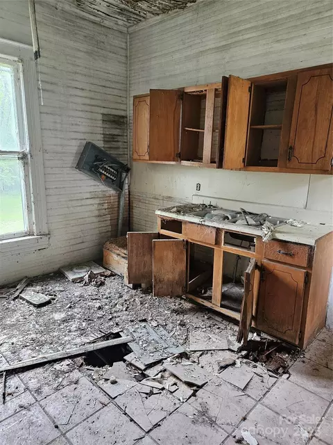 105 E Second Ave, Mount Gilead, NC 27306 photo 7