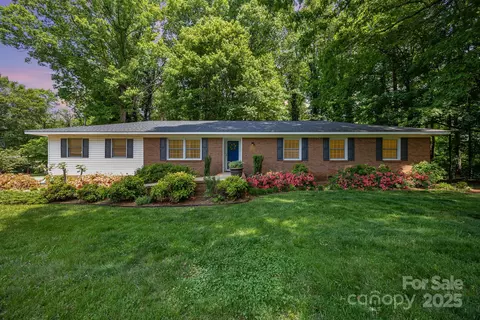 360 Country Ln, Mocksville, NC 27028