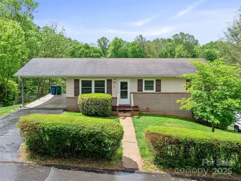 92 Church St, Weaverville, NC 28787