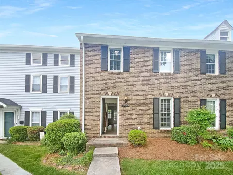 8049 Regent Park Ln, Charlotte, NC 28210