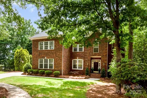 1654 Scotch Pine Ln, Fort Mill, SC 29708