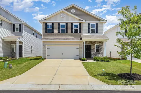 4009 Stoneygreen Ln, Charlotte, NC 28215