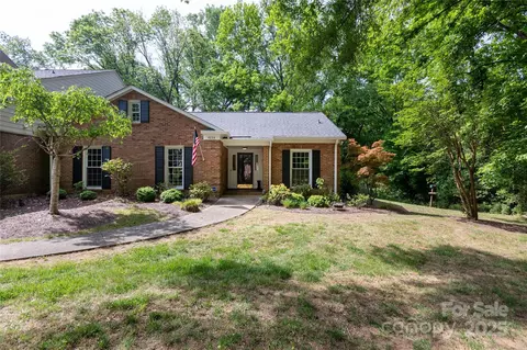 4234 Woodglen Ln, Charlotte, NC 28226
