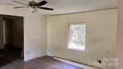 2131 Barnett St, Lancaster, SC 29720 photo 3