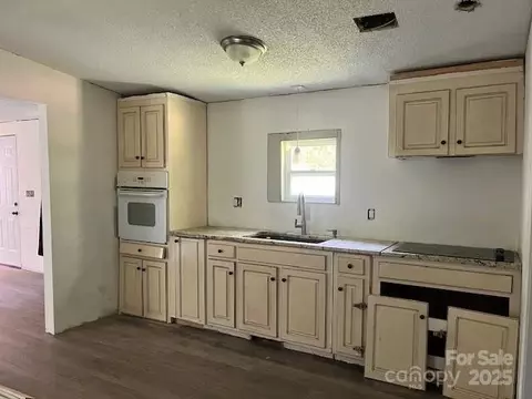 2131 Barnett St, Lancaster, SC 29720 photo 6