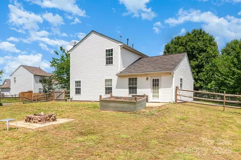 Exterior - 4002 Solomons Ct, Monroe, NC 28110 photo 5 of 9
