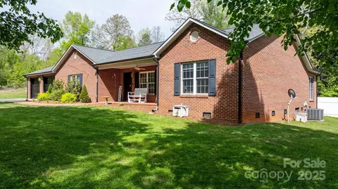 503 Sanford Gragg Rd, Hudson, NC 28638