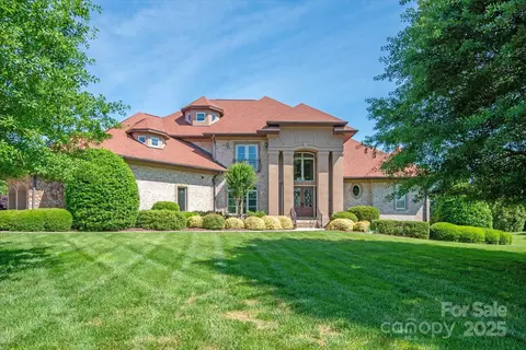 8904 Woodhall Lake Dr, Waxhaw, NC 28173