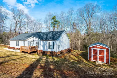 4845 Midway Sand Rd, Hickory, NC 28601